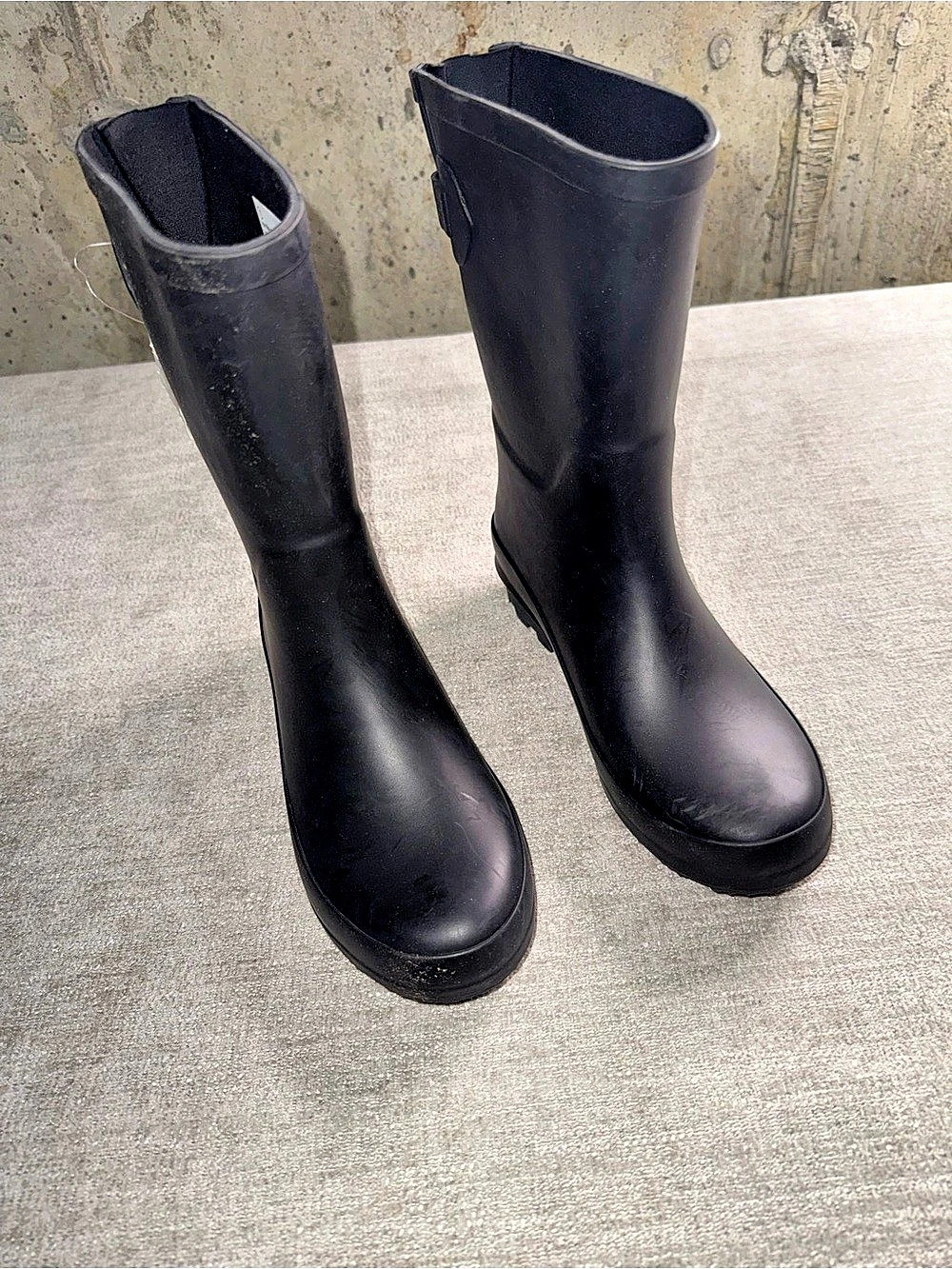 Women’s Black Mid Calf Rain Boots Waterproof Buckle Size 7 NWT
